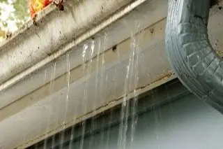 gutter overflowing at Bellevue